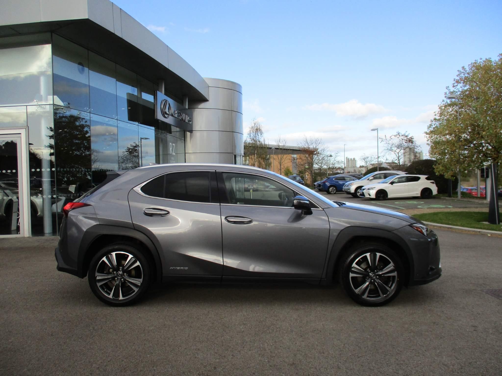 Lexus UX 250h Image 4