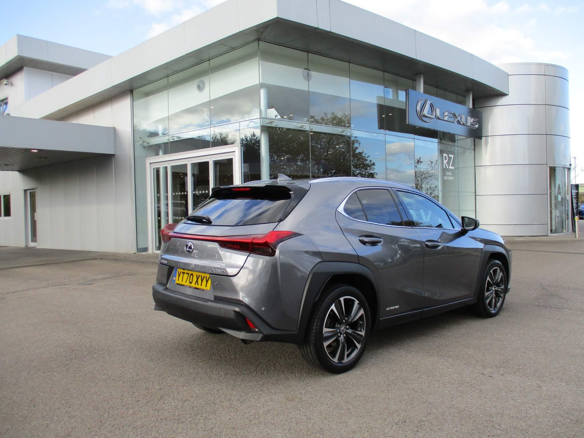 Lexus UX 250h Image 5