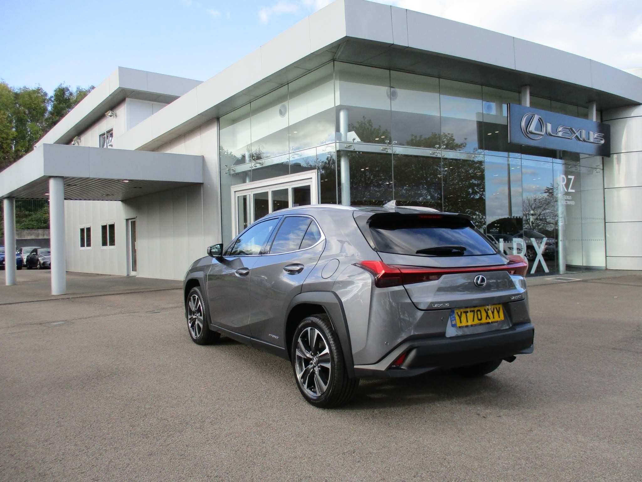 Lexus UX 250h Image 7