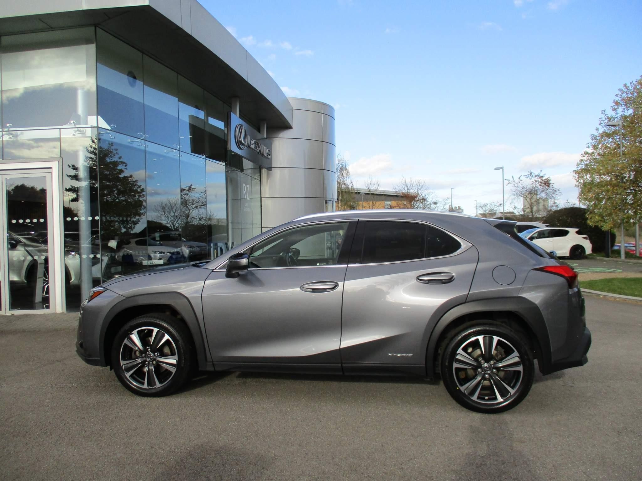 Lexus UX 250h Image 8