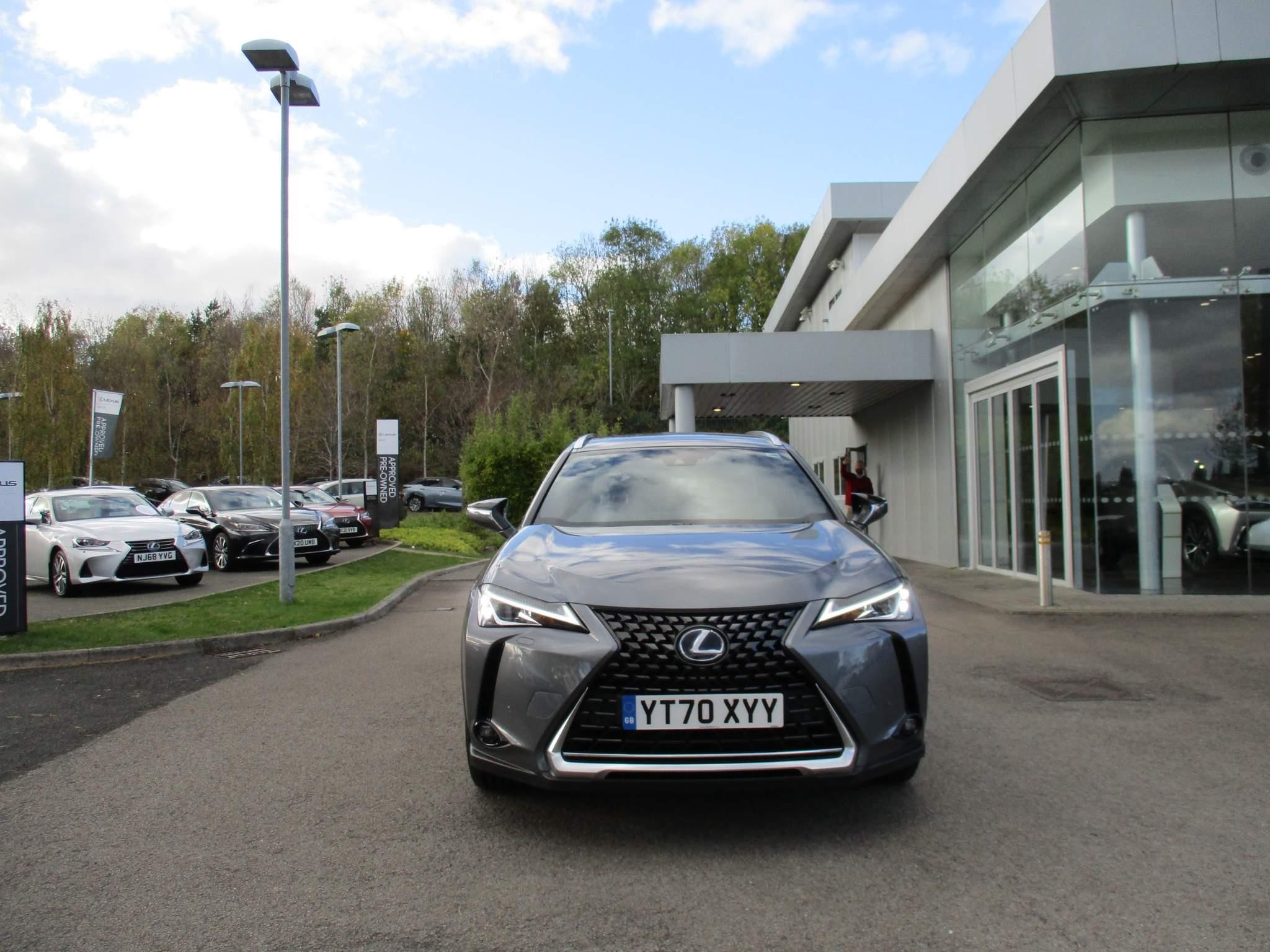 Lexus UX 250h Image 10