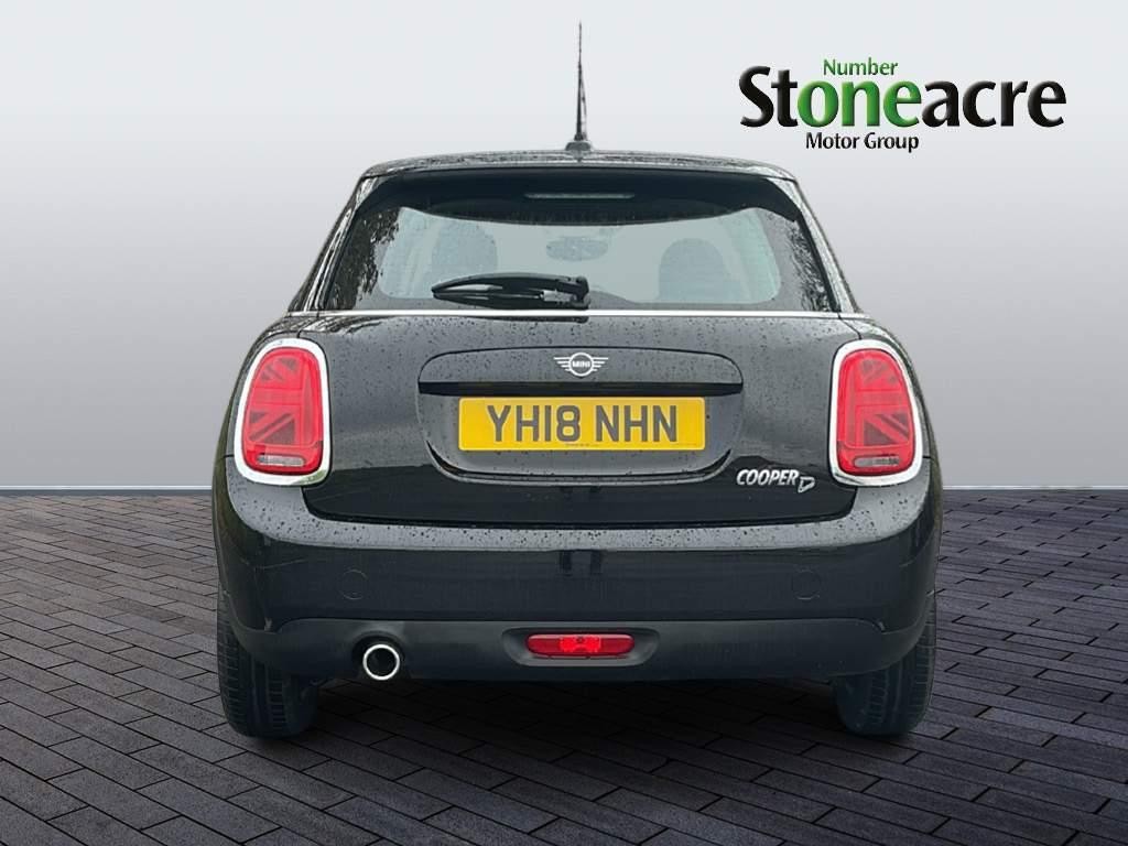 MINI Hatch Image 4