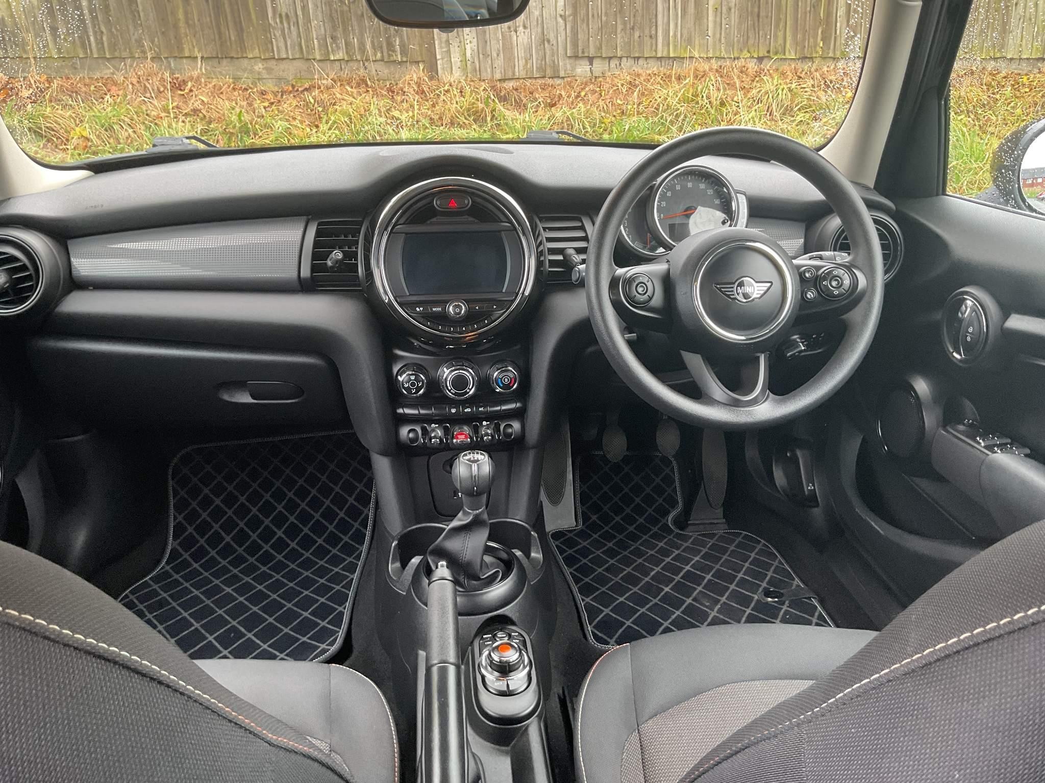 MINI Hatch Image 20