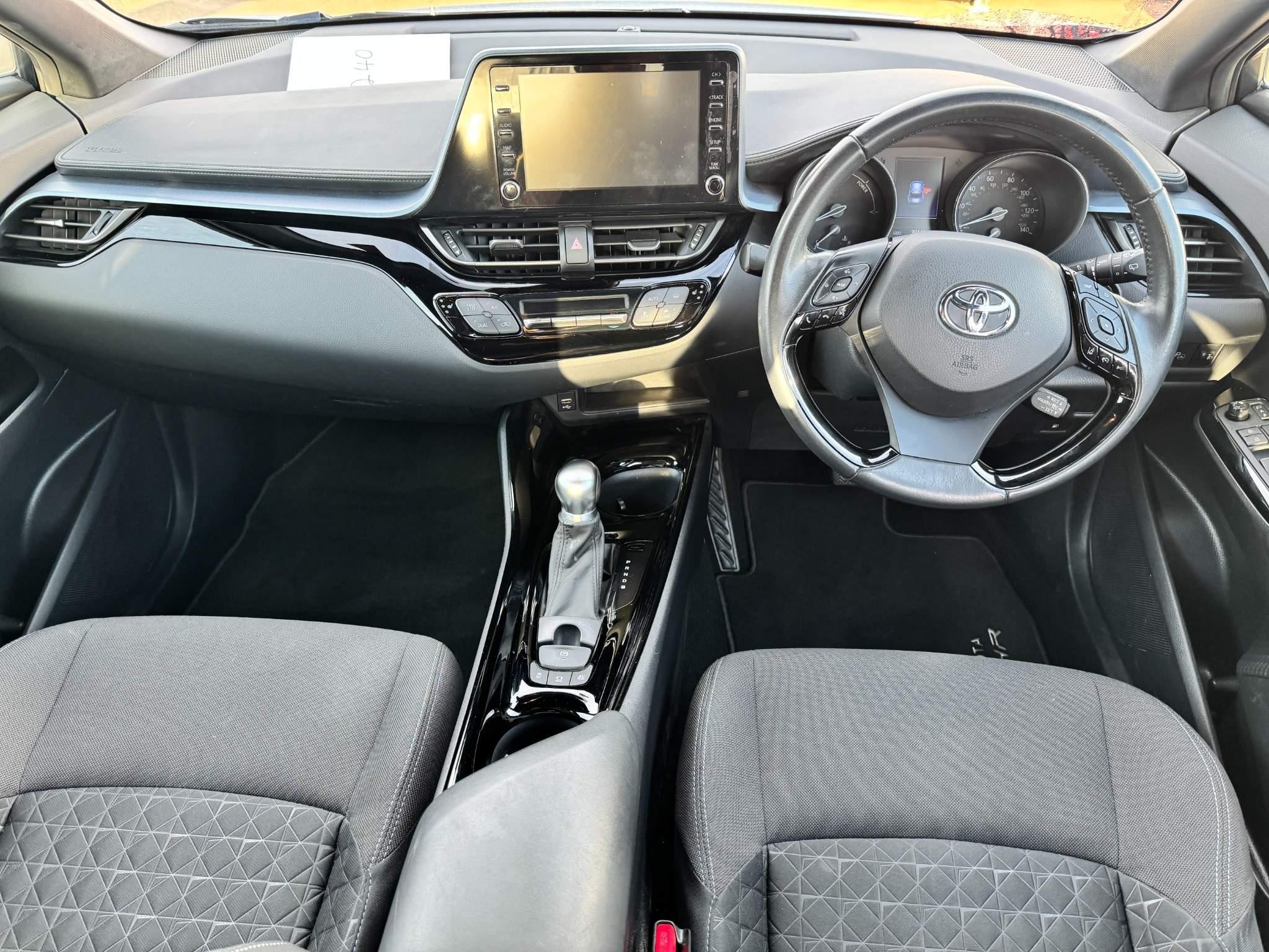 Toyota C-HR Image 17