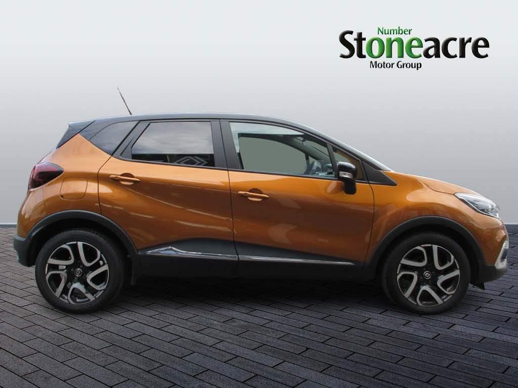 Renault Captur Image 2