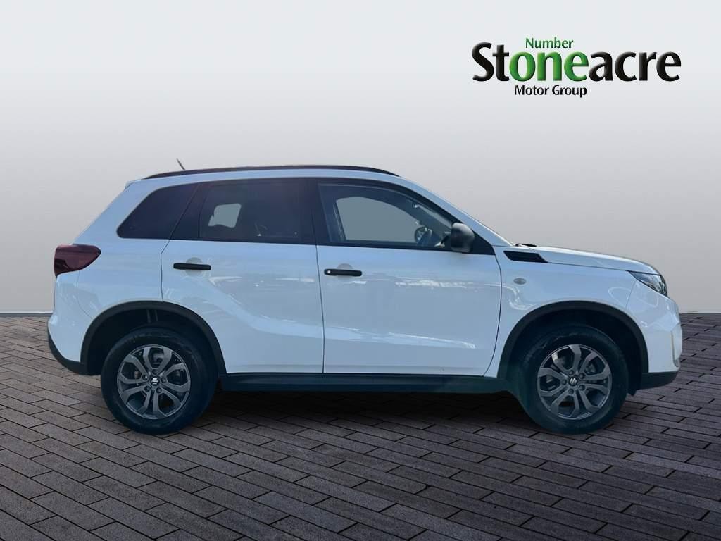 Suzuki Vitara Image 2