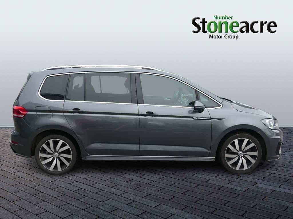 Volkswagen Touran Image 2