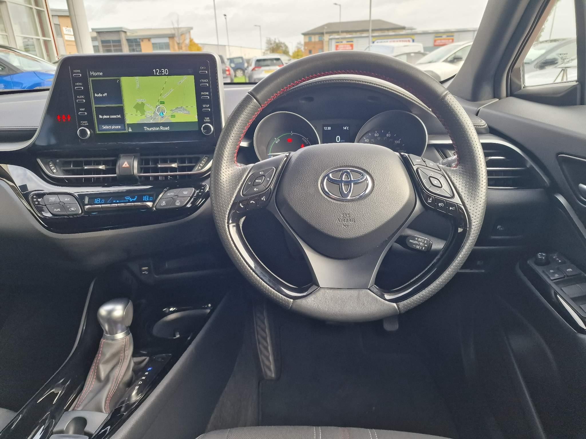 Toyota C-HR Image 8