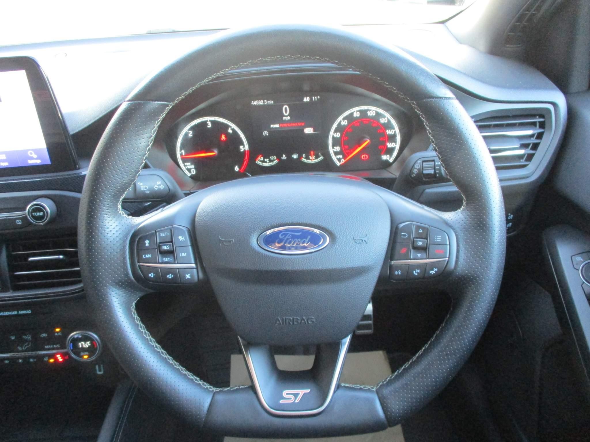 Ford Focus Image 19