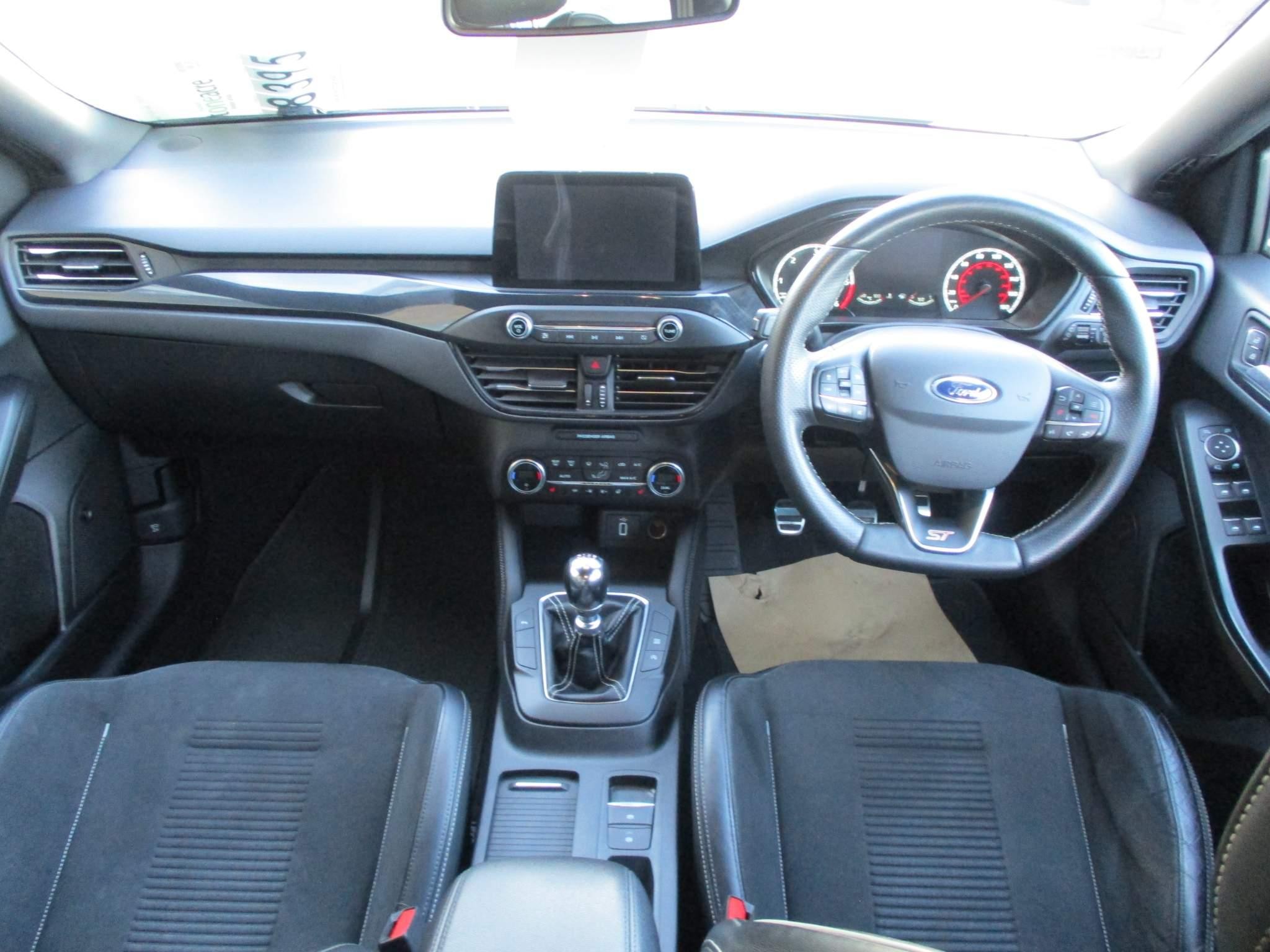 Ford Focus Image 21