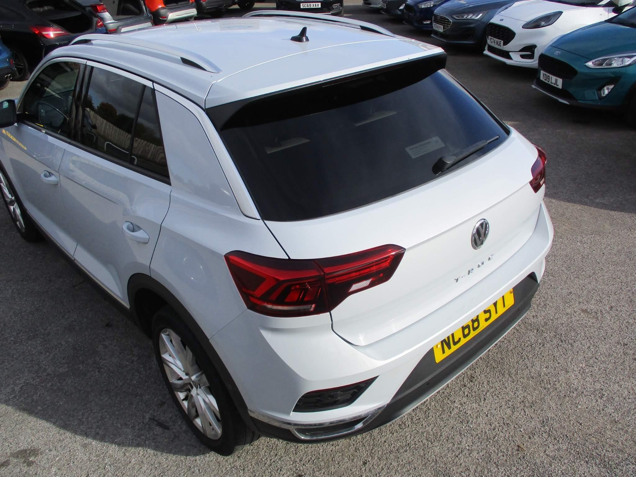 Volkswagen T-Roc Image 11