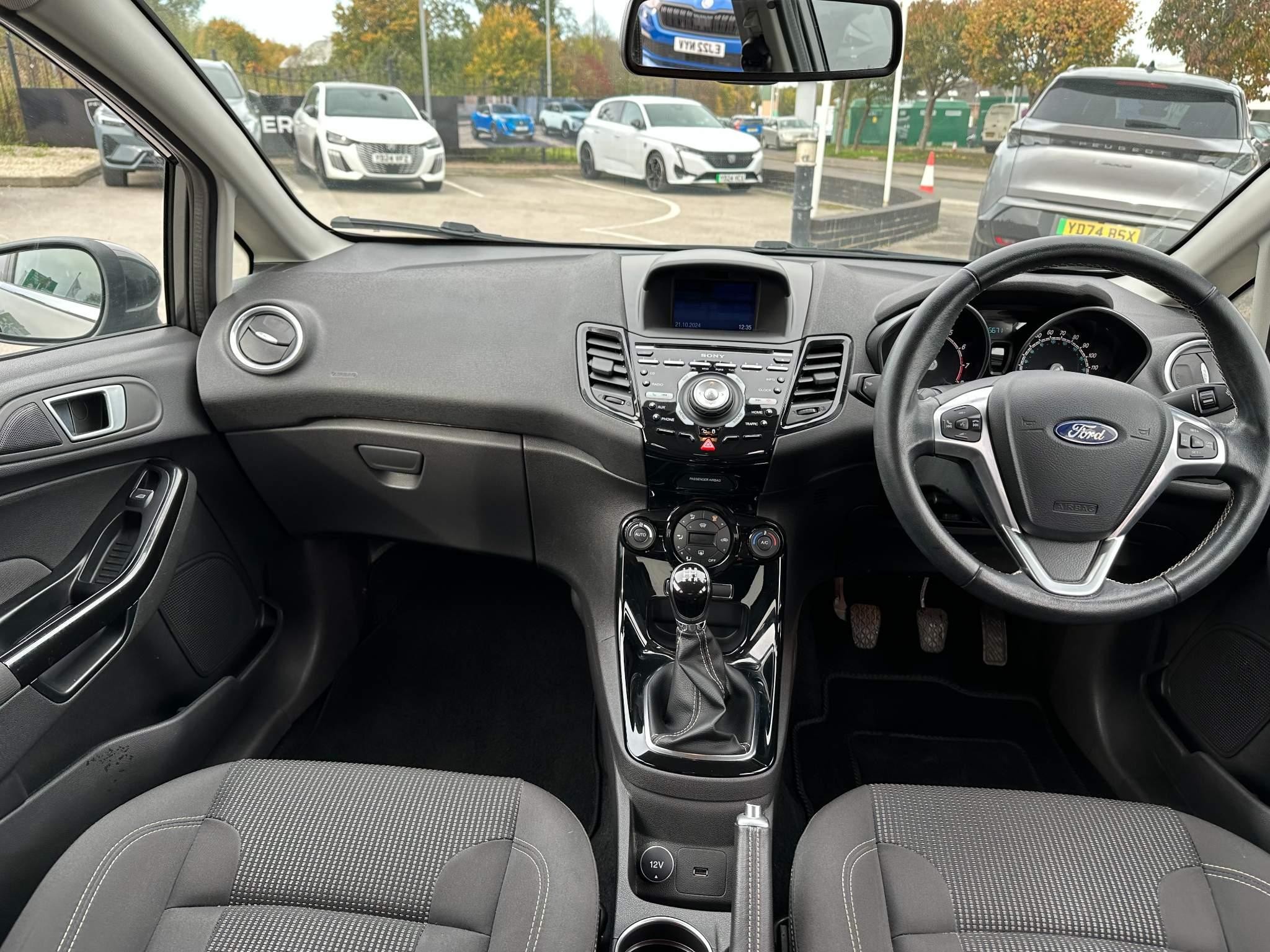 Ford Fiesta Image 11