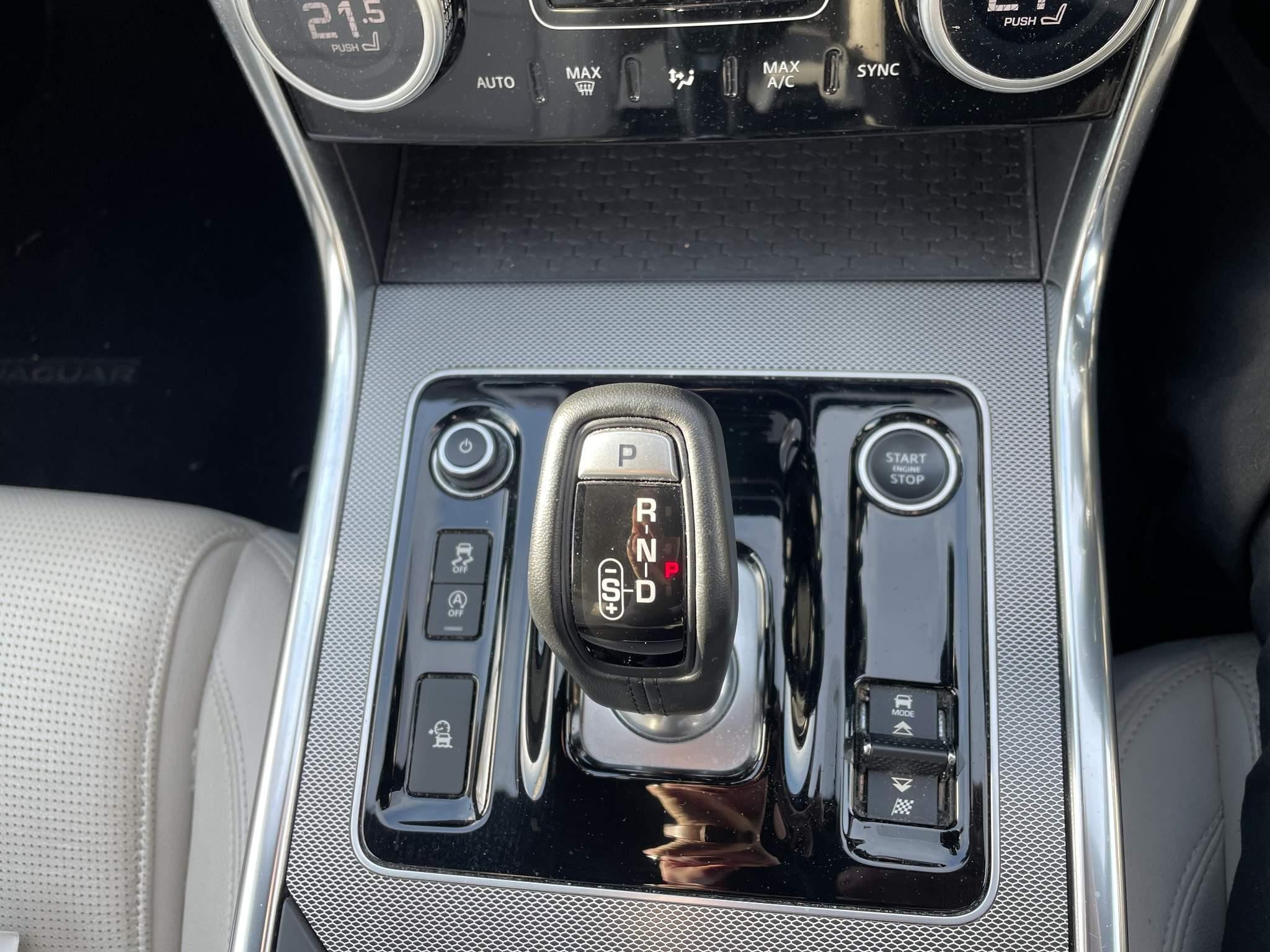 Jaguar XE Image 21