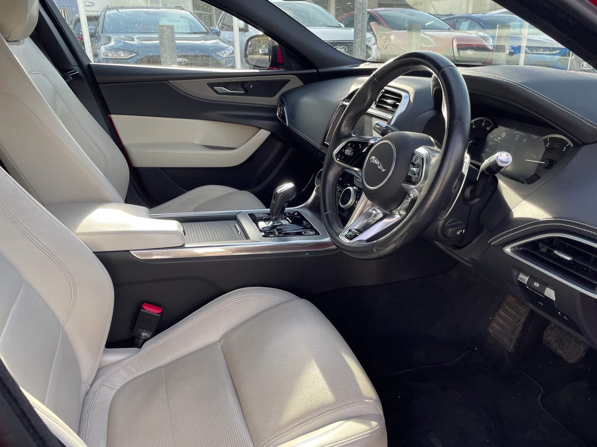 Jaguar XE Image 27