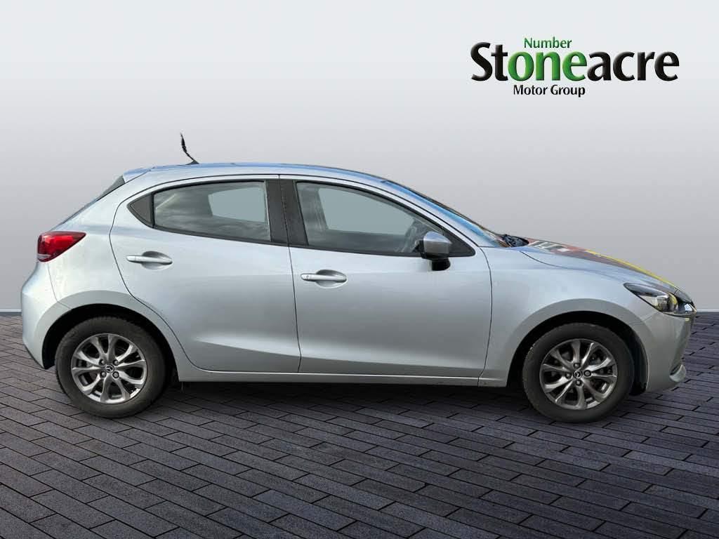 Mazda Mazda2 Image 2