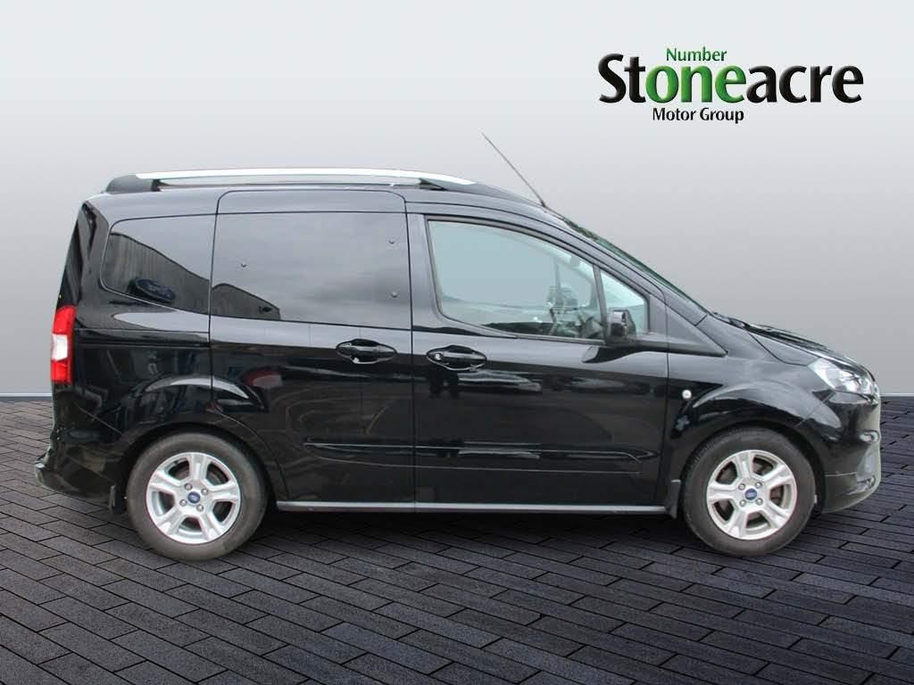 Ford Tourneo Courier Image 2