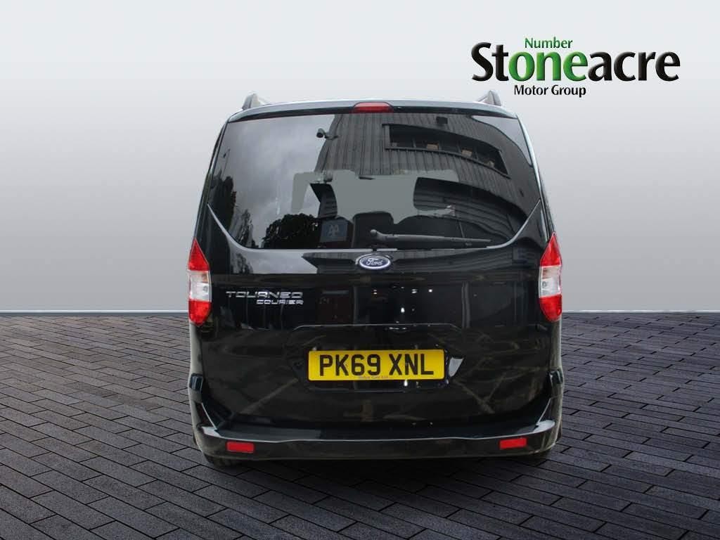 Ford Tourneo Courier Image 4