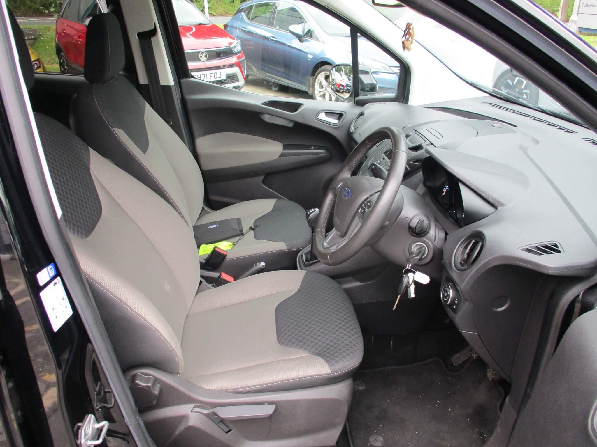 Ford Tourneo Courier Image 10