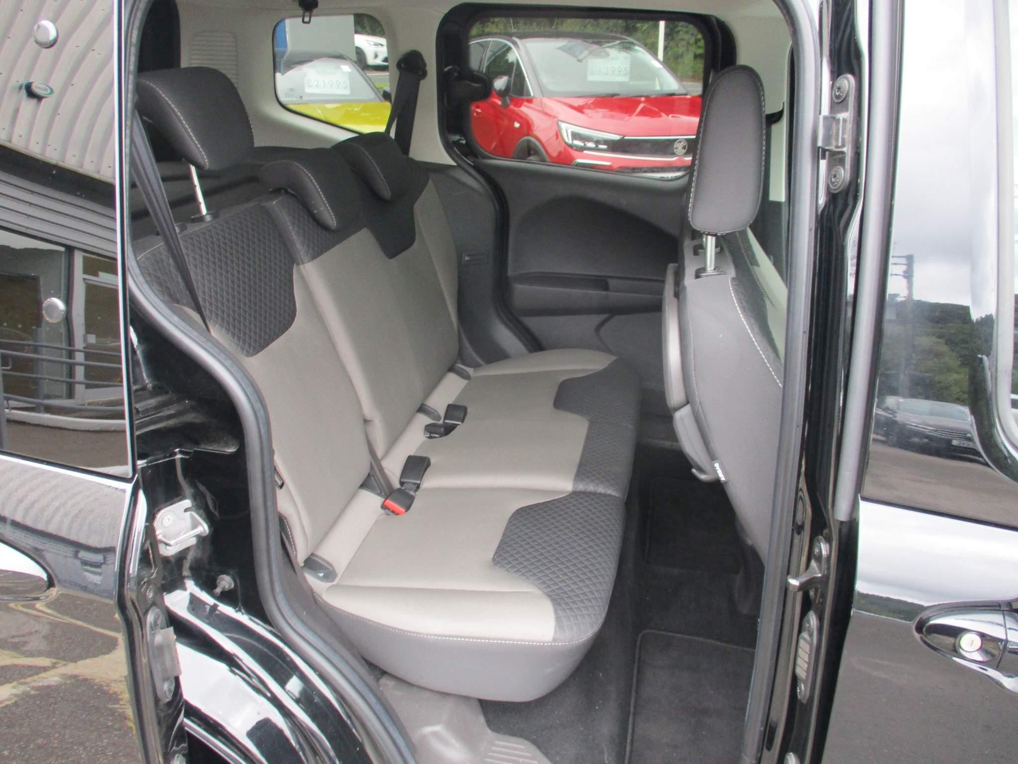 Ford Tourneo Courier Image 13