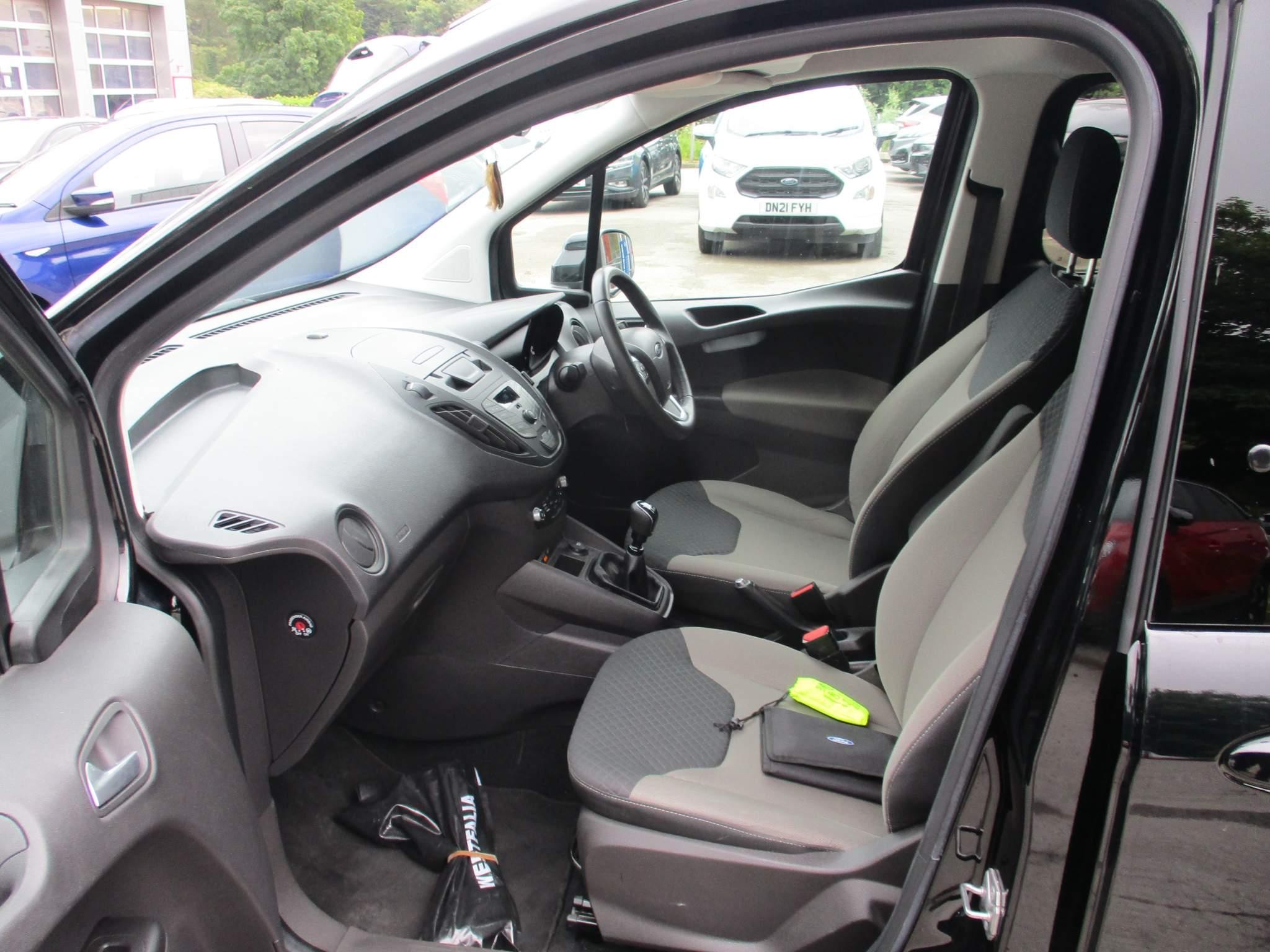 Ford Tourneo Courier Image 16