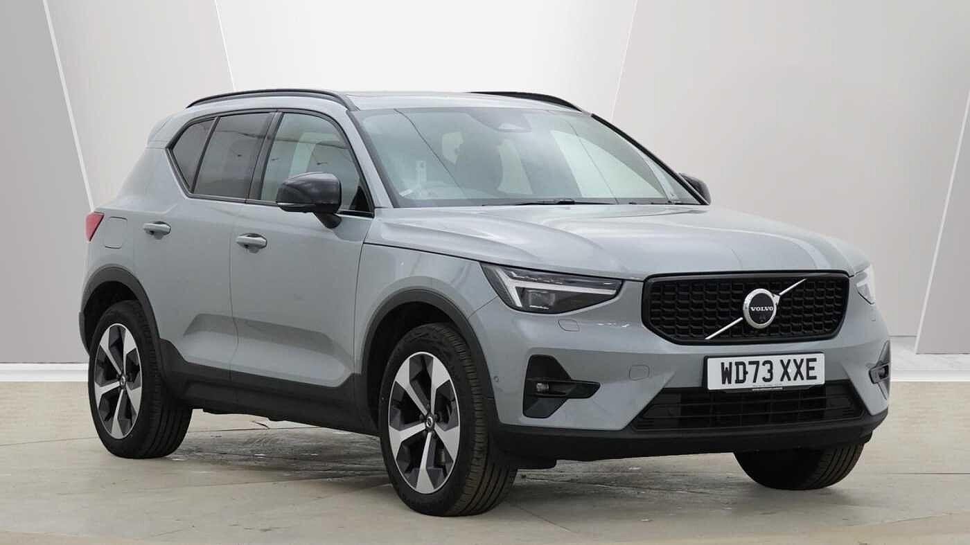 Used Volvo XC40 2.0 B4P Ultimate Dark 5dr Auto Automatic Transmission ...