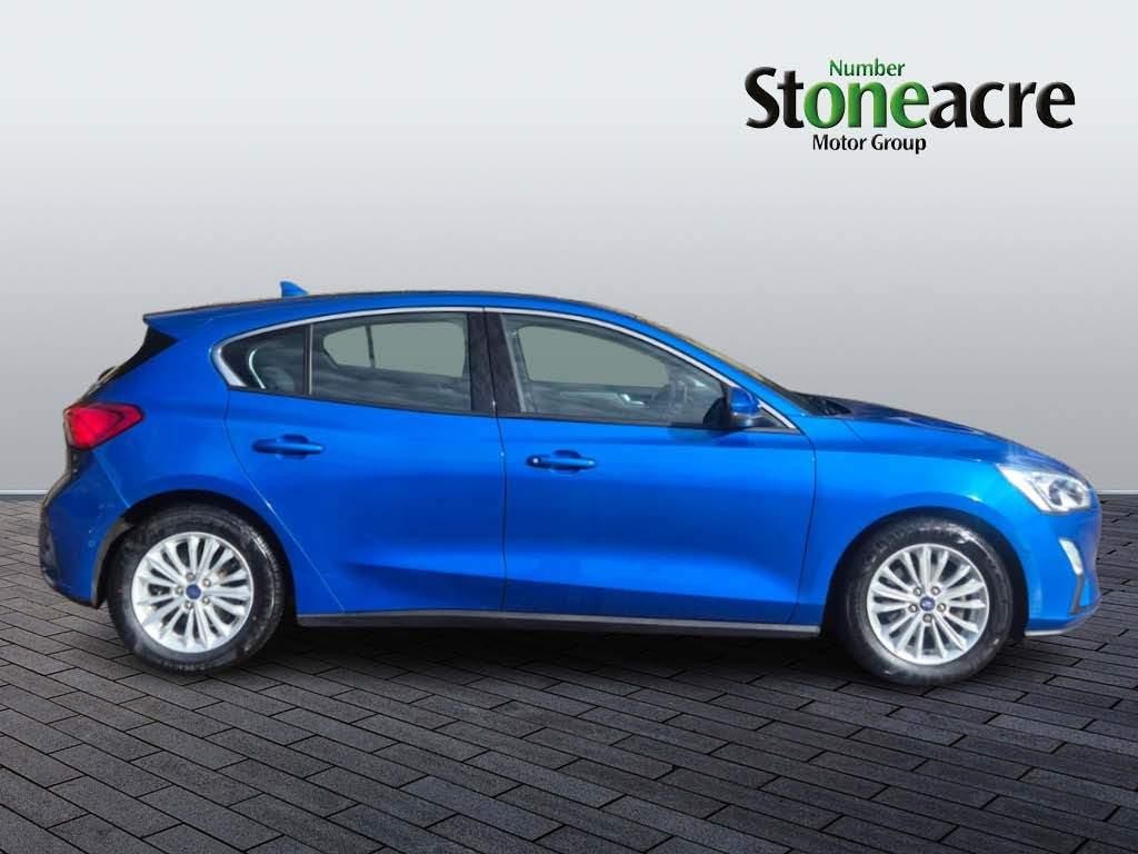 Ford Focus Image 2