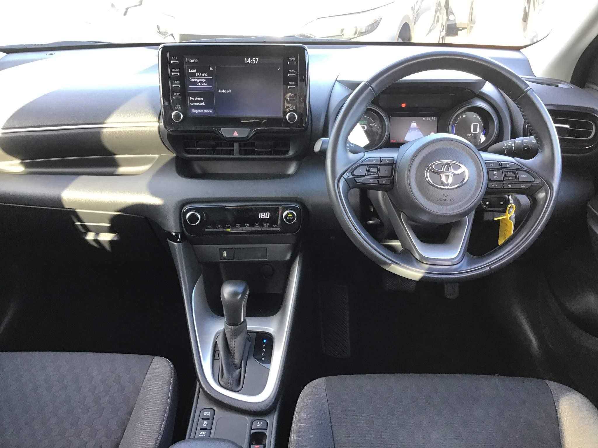 Toyota Yaris Image 14