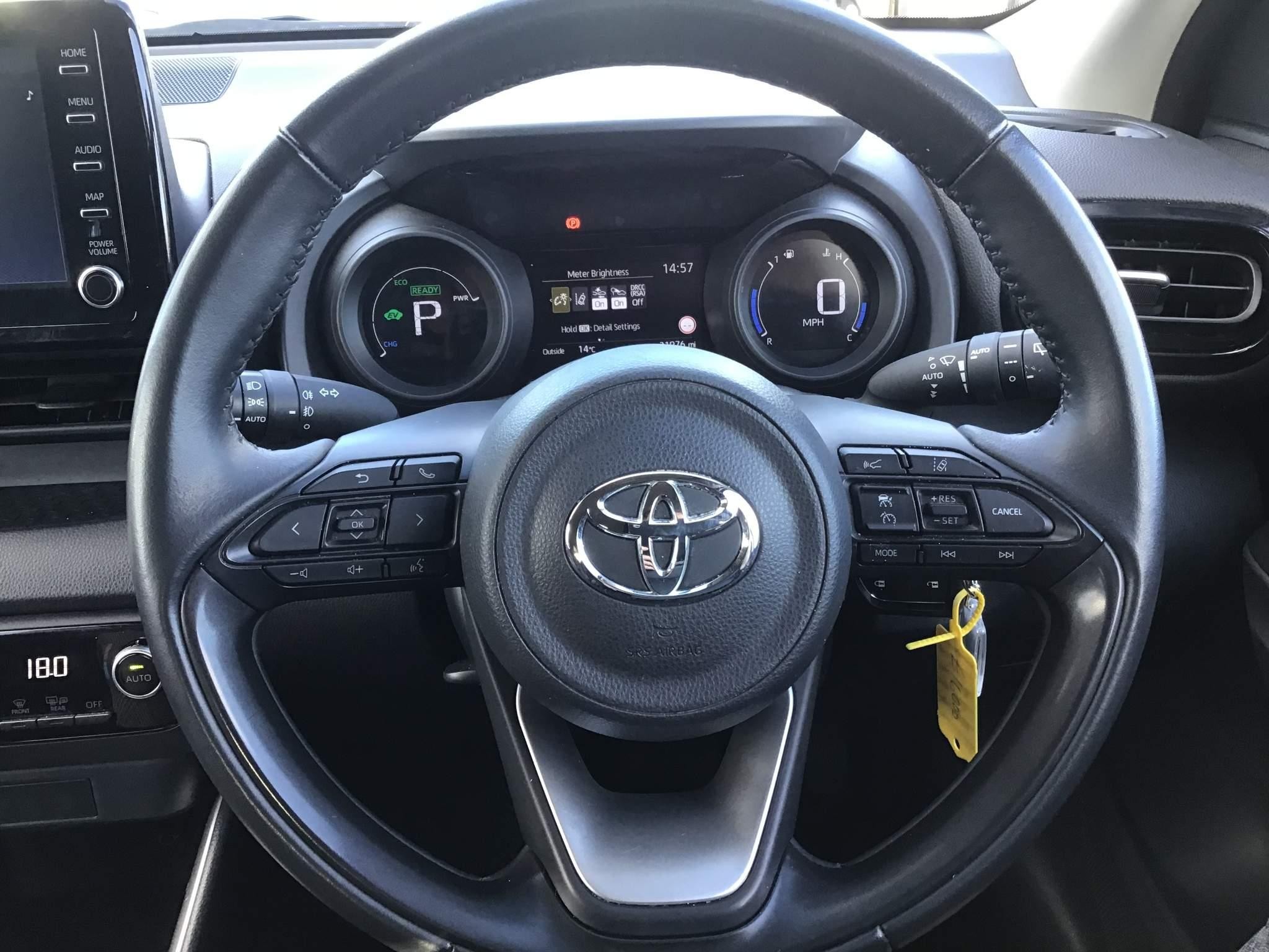 Toyota Yaris Image 17