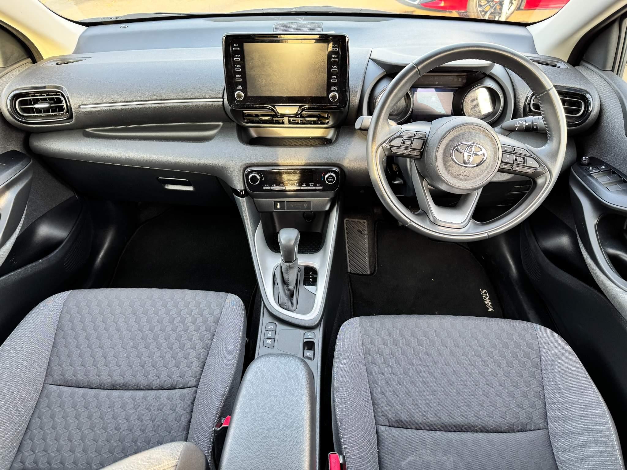 Toyota Yaris Image 17