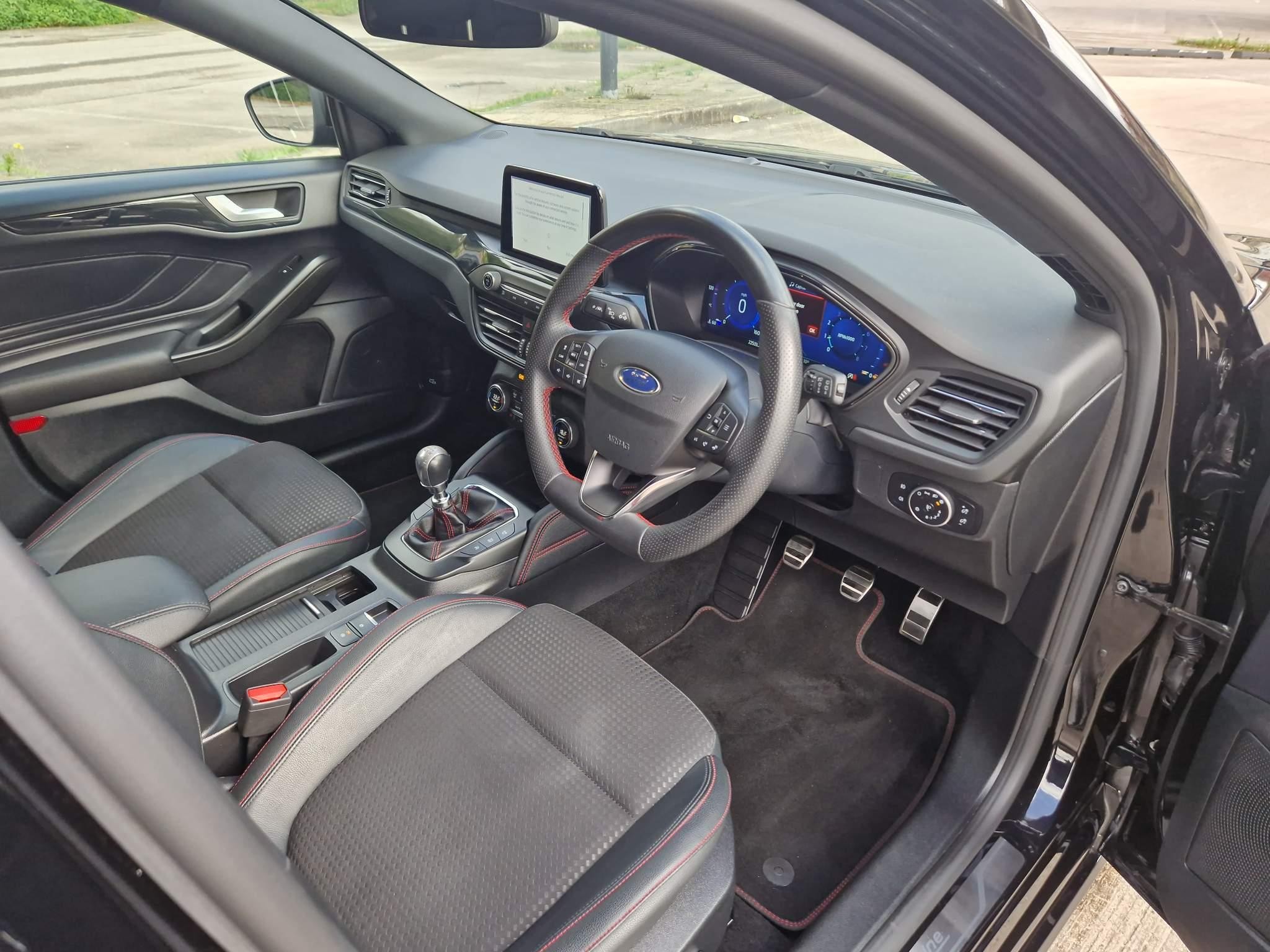 Ford Focus Image 11