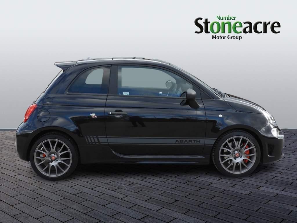 Abarth 695 Image 2