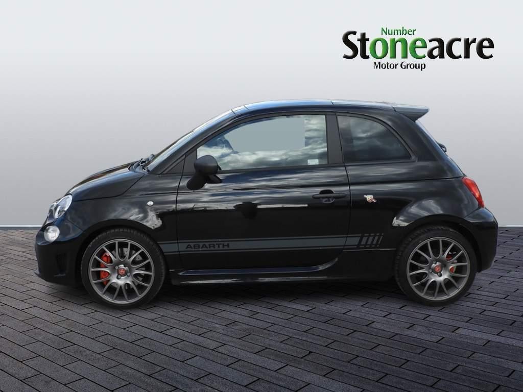 Abarth 695 Image 6