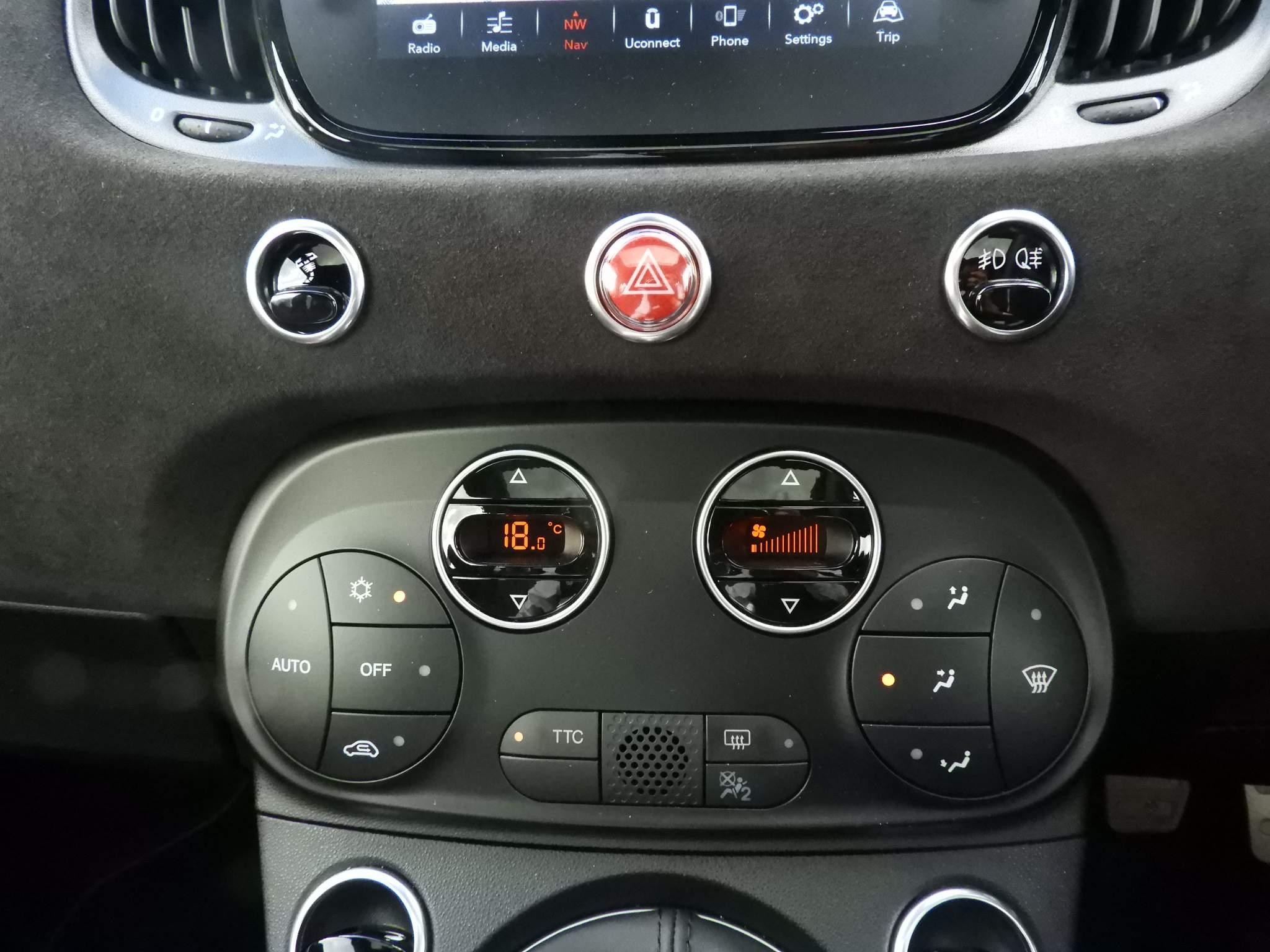 Abarth 695 Image 18