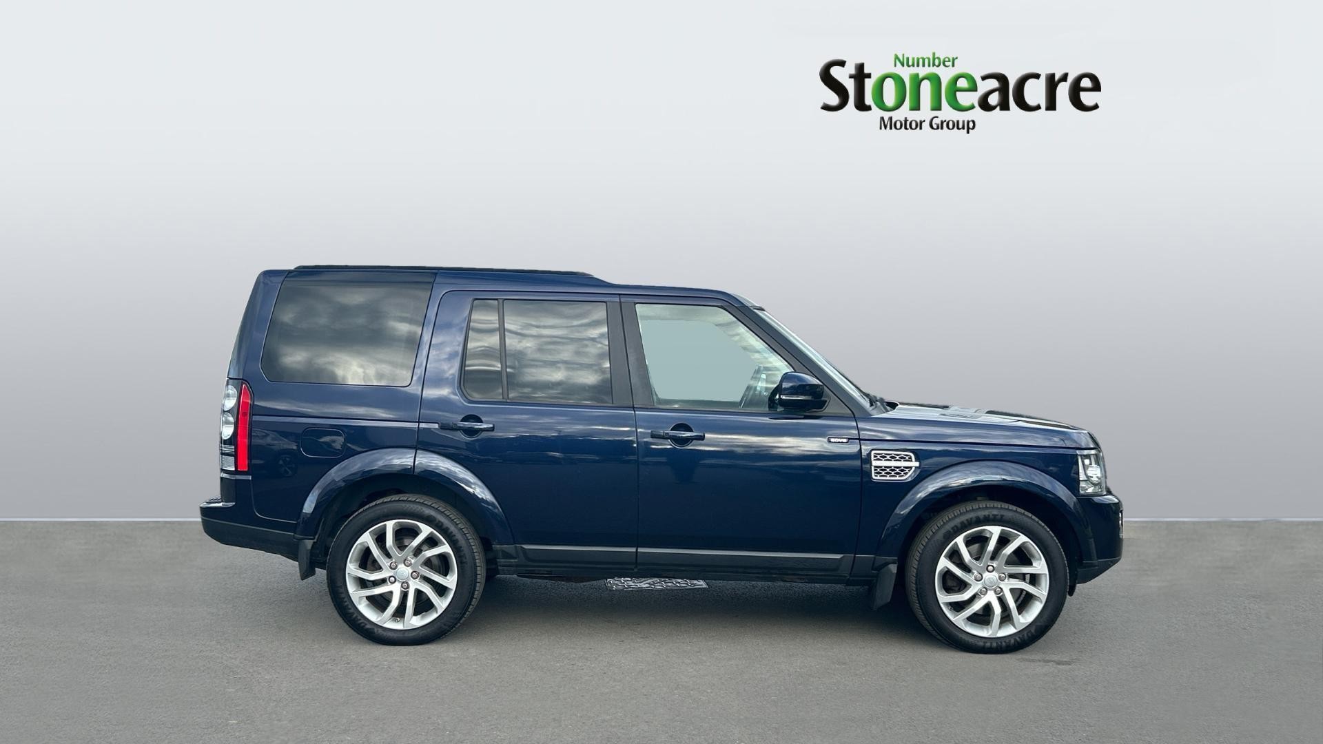 Land Rover Discovery 4 Image 3