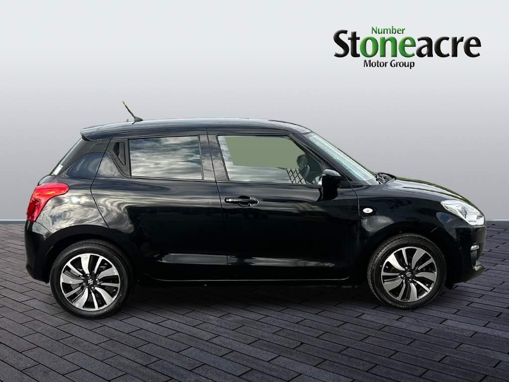 Suzuki Swift Image 2