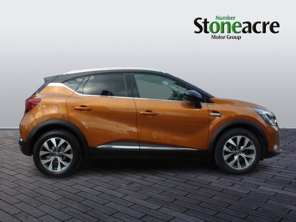 Renault Captur Image 2