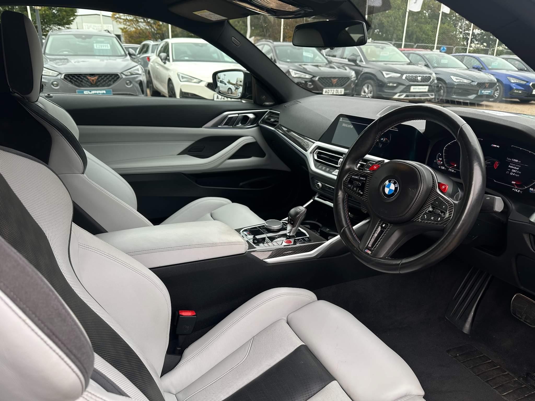 BMW M4 Image 11