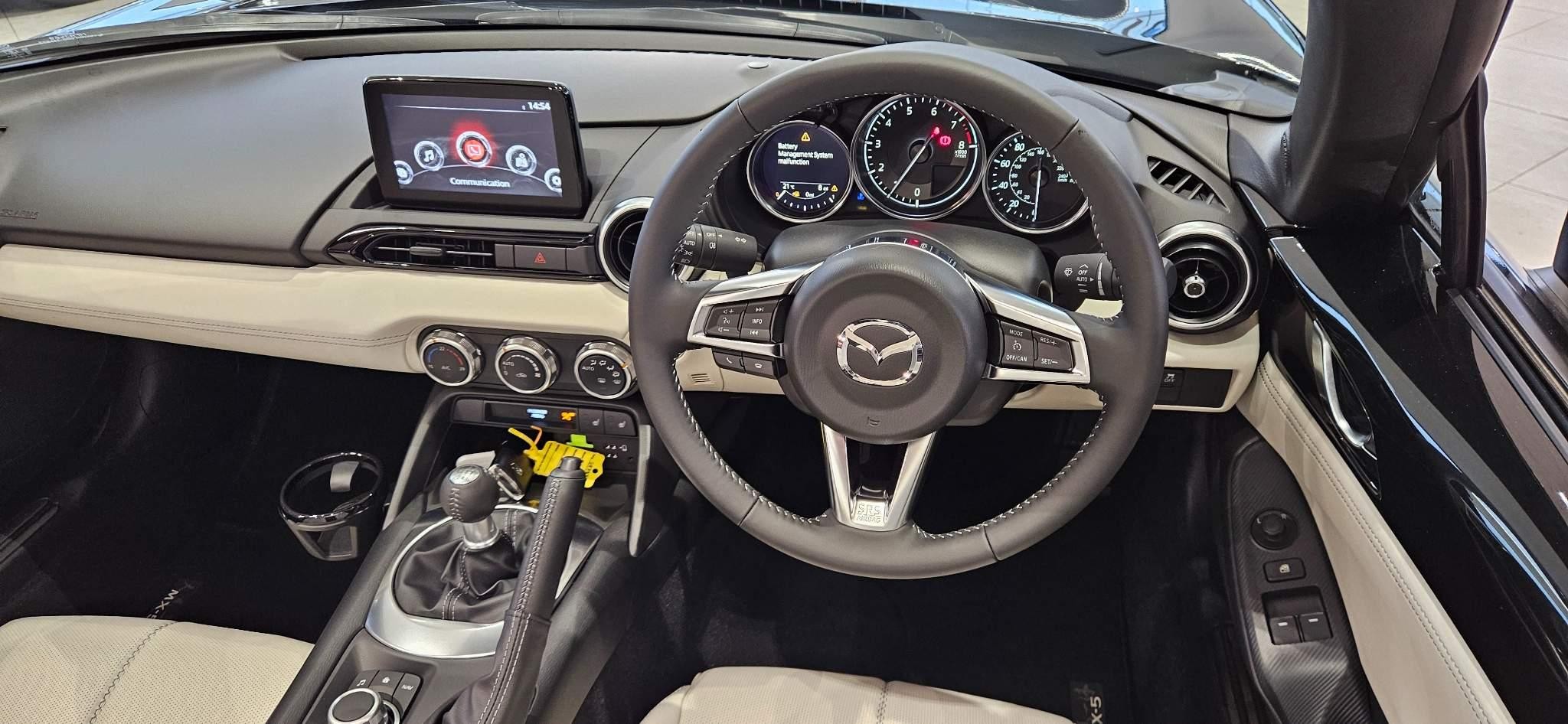 Mazda MX-5 Image 12