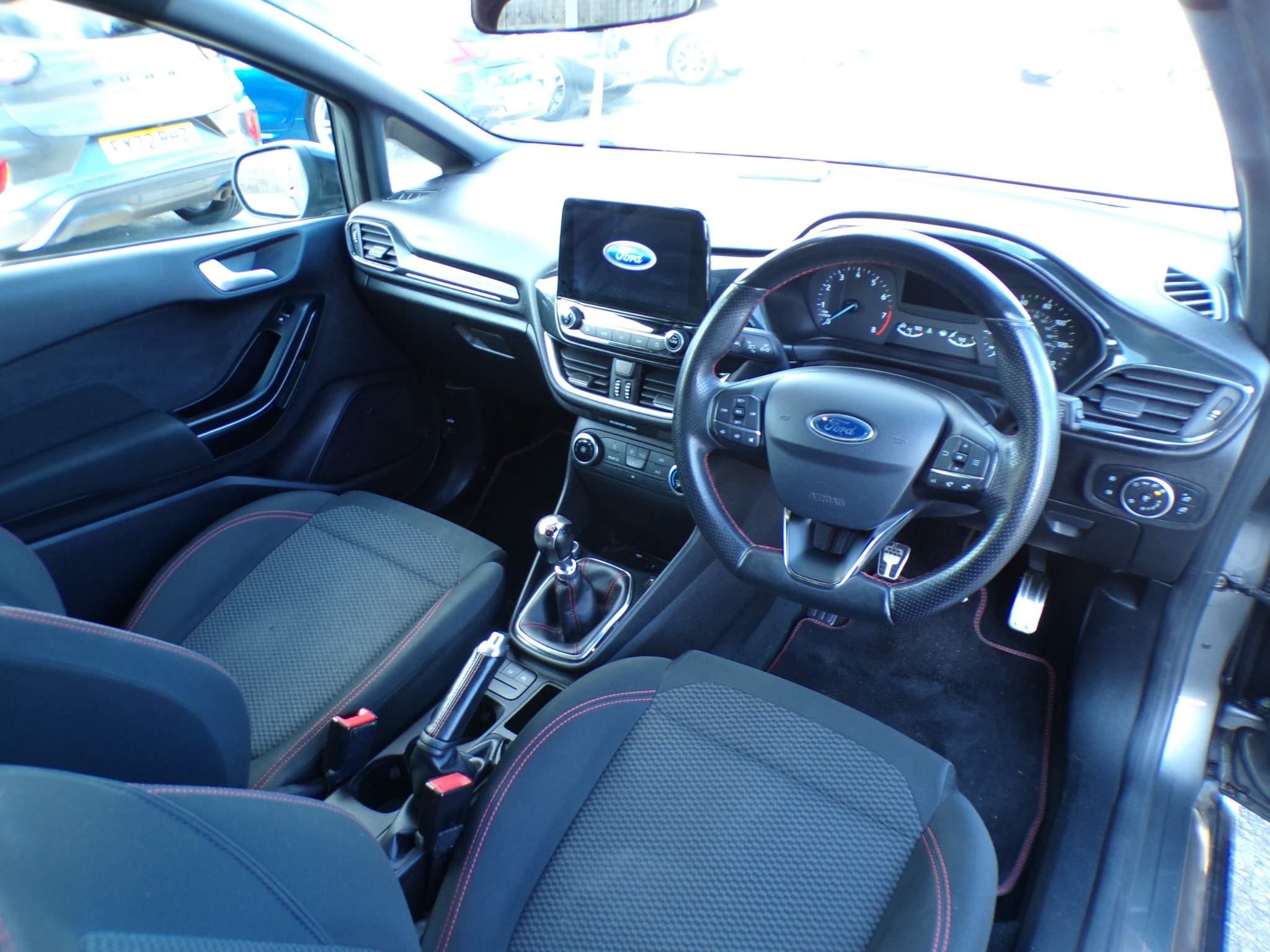 Ford Fiesta Image 9