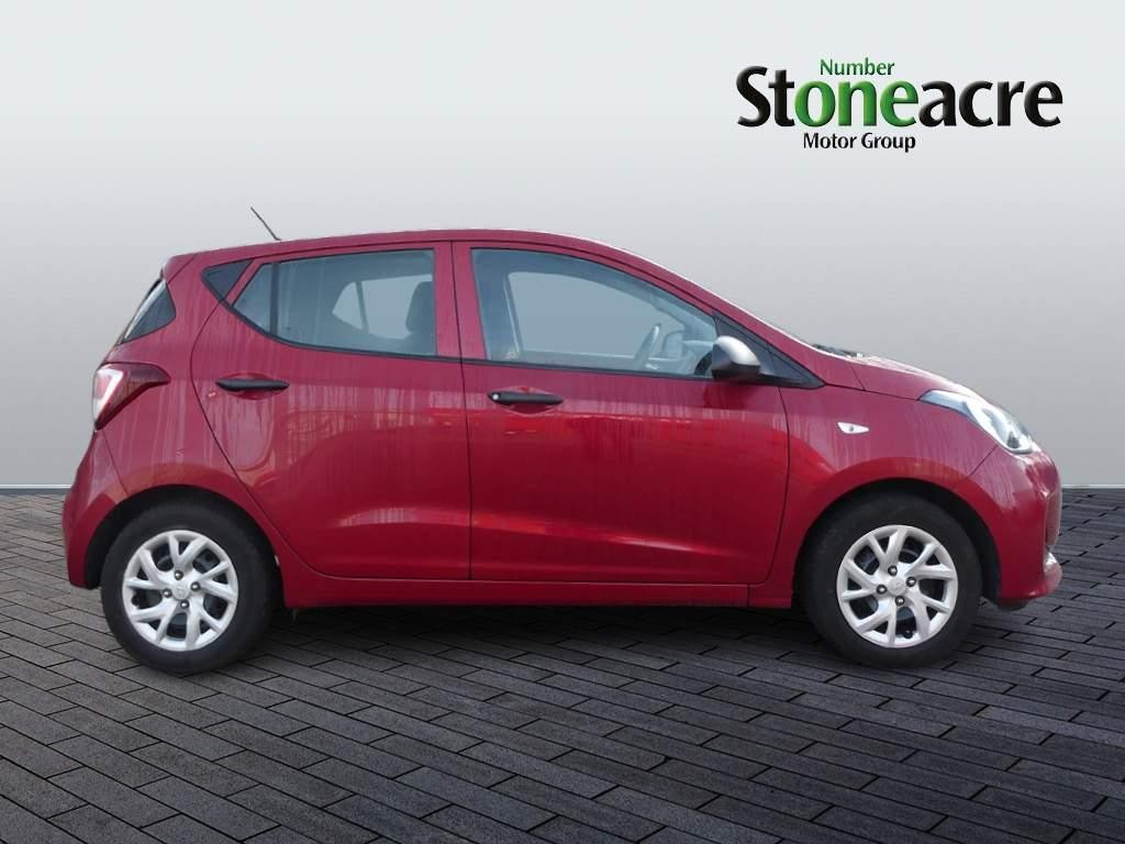 Hyundai i10 Image 2