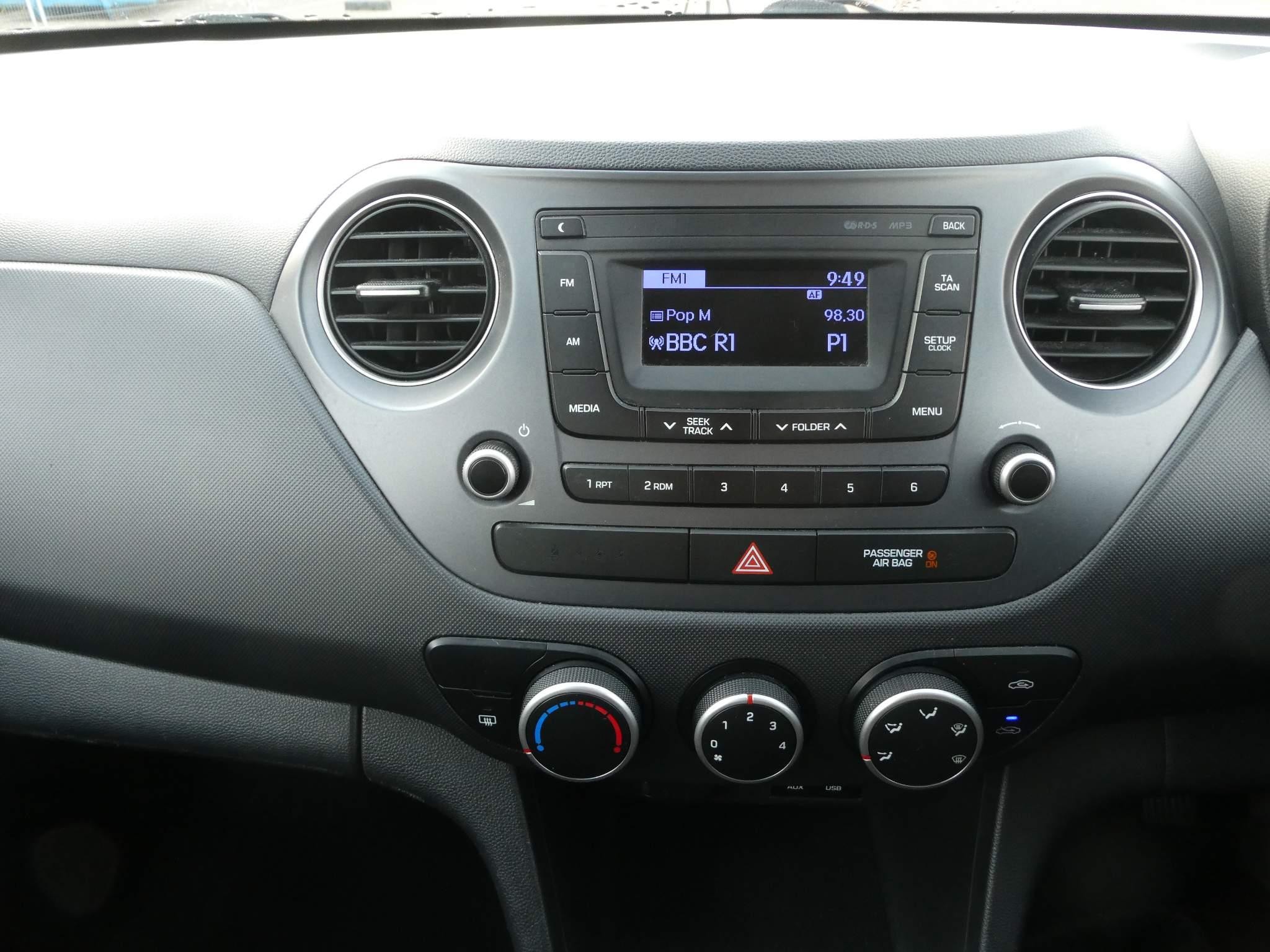 Hyundai i10 Image 15