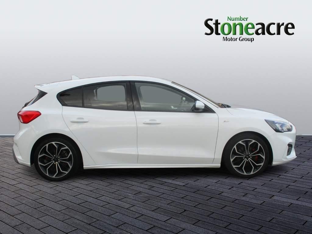 Ford Focus Image 2