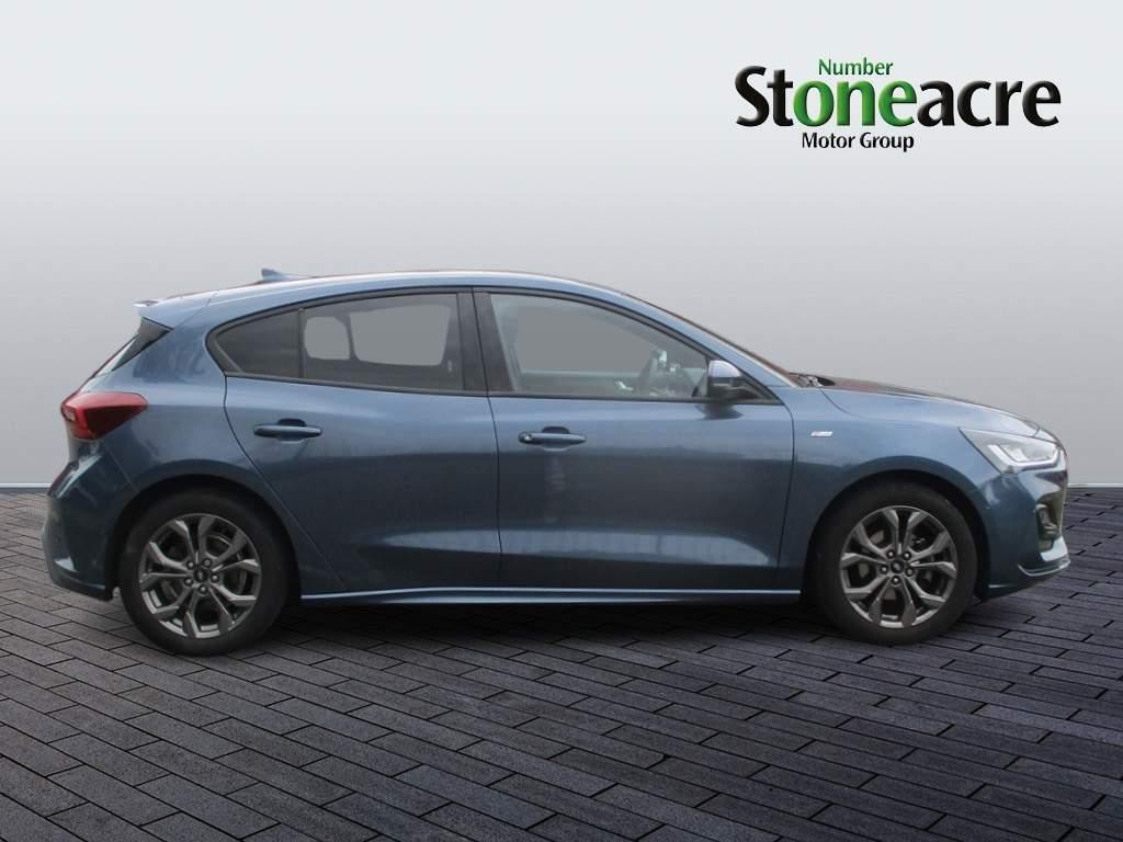 Ford Focus Image 2