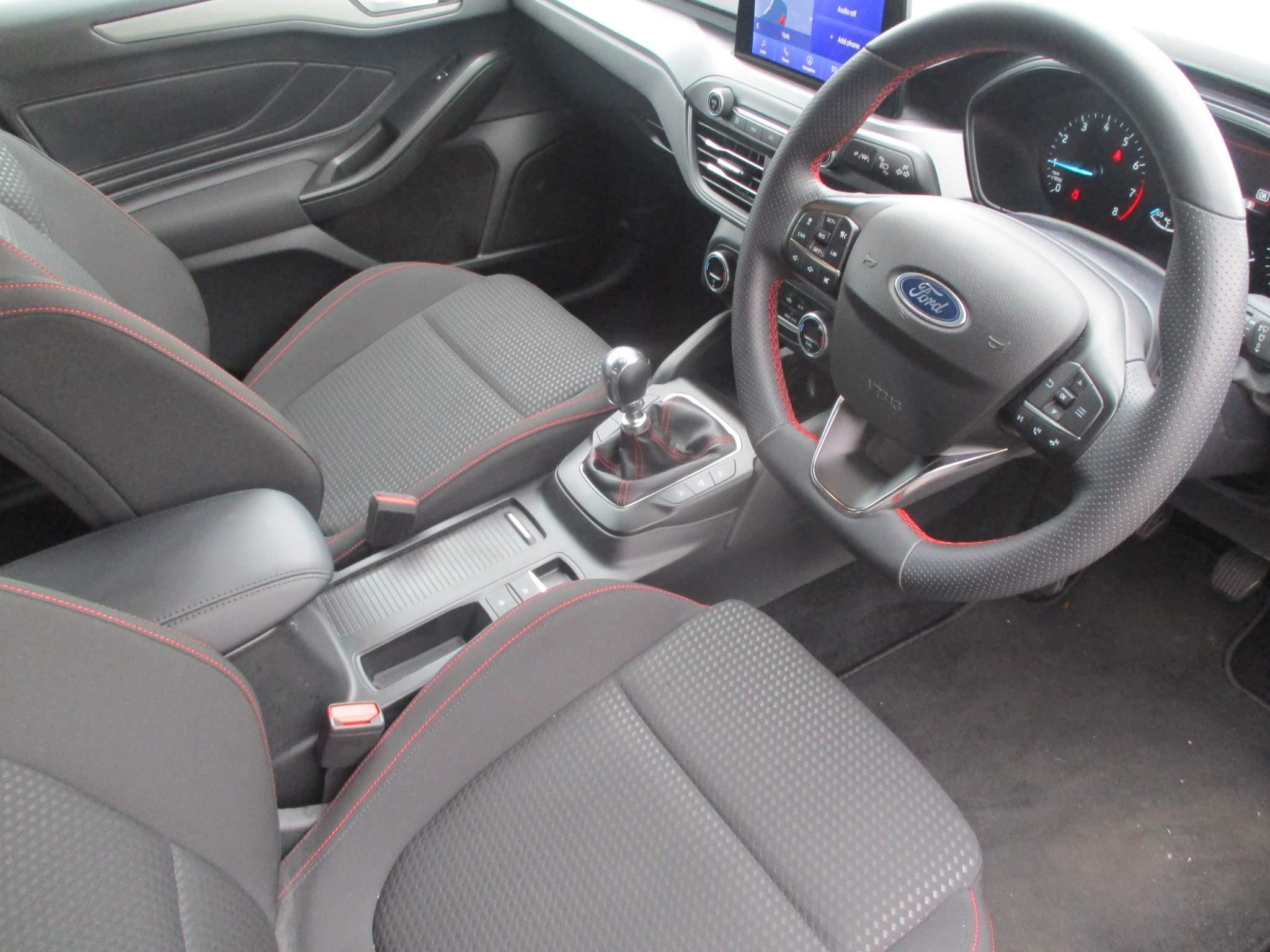 Ford Focus Image 10