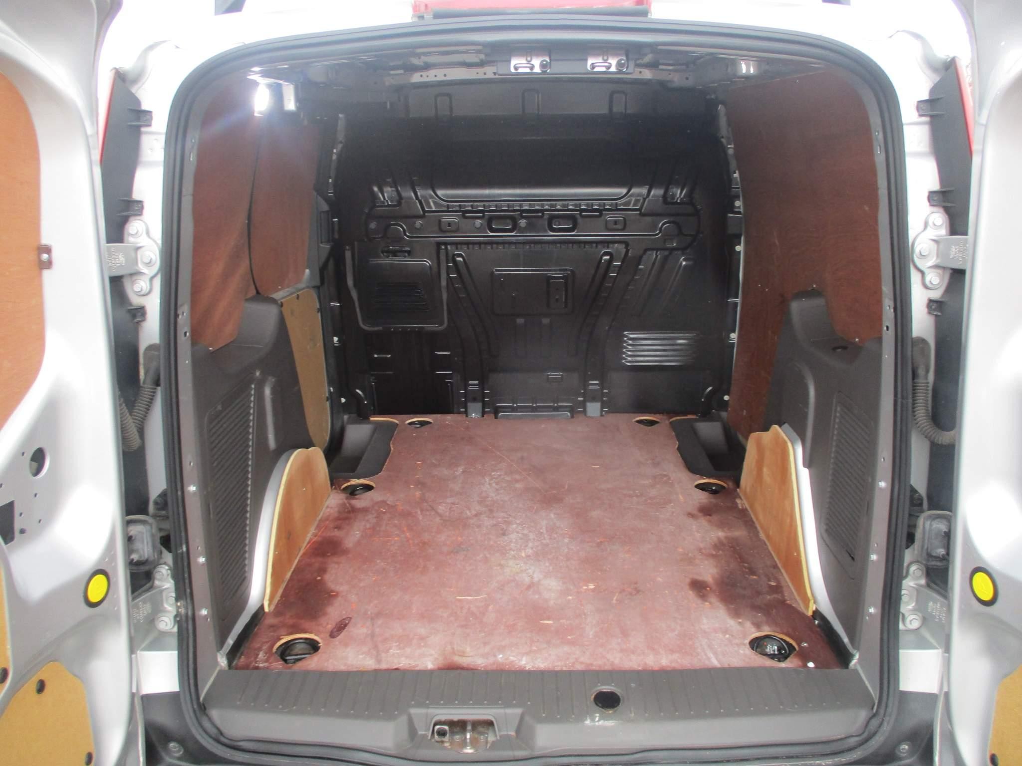 Ford Transit Connect Image 17