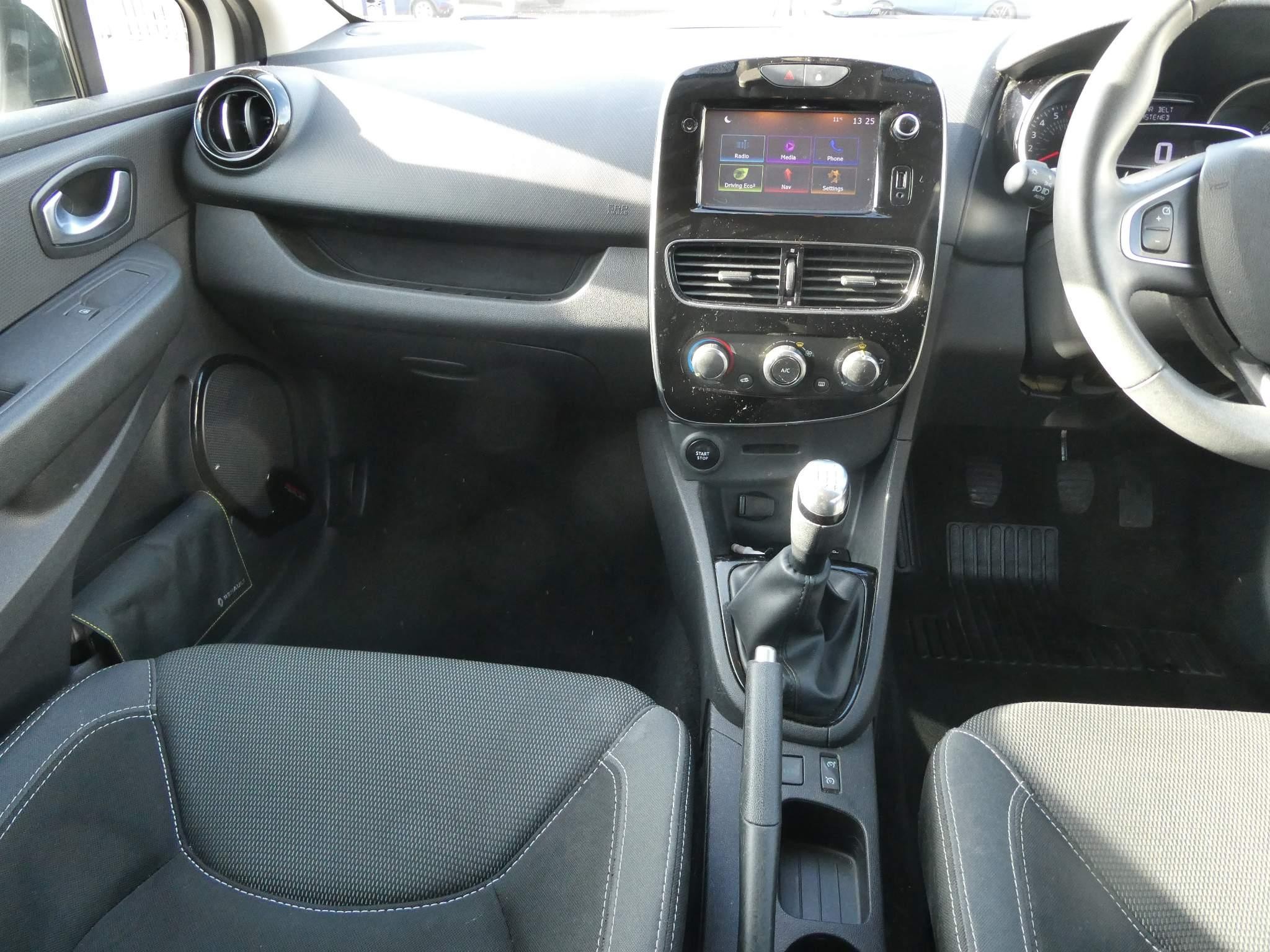 Renault Clio Image 16