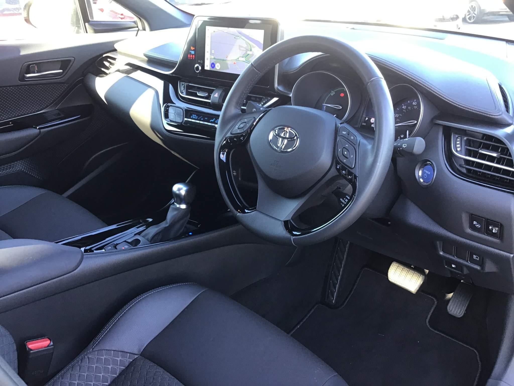 Toyota C-HR Image 15