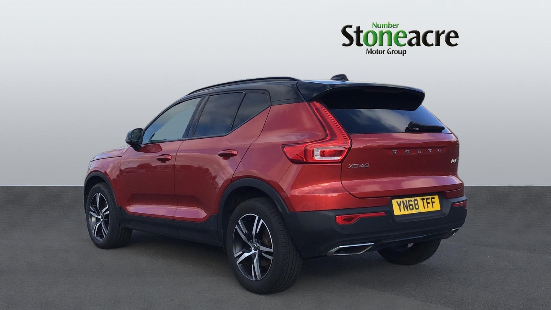 Volvo XC40 Image 2