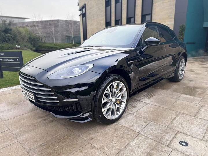 Aston Martin DBX Image 4