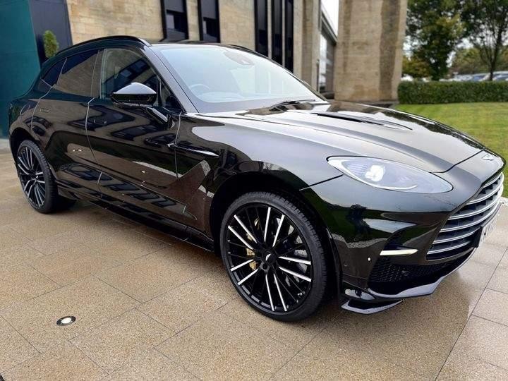 Aston Martin DBX Image 1